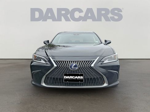 Used 2019 Lexus ES 300h w/ Luxury Package image 2