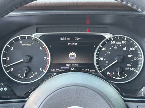 Used 2021 Nissan Rogue SV w/ Premium Package image 27