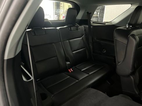 Used 2023 Ford Explorer XLT w/ Equipment Group 202A AWD/4WD image 20