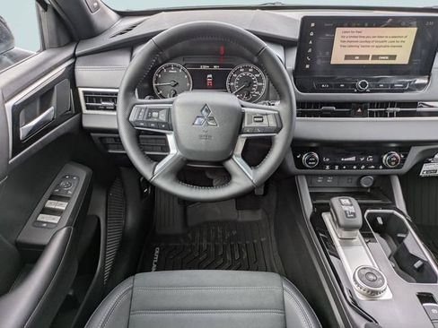 New 2026 Mitsubishi Outlander SE FWD image 16