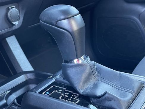 Used 2018 Toyota Tacoma TRD Sport image 20