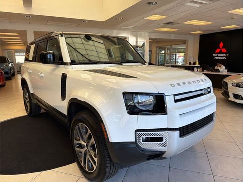Used 2023 Land Rover Defender 130 SE AWD/4WD image 3