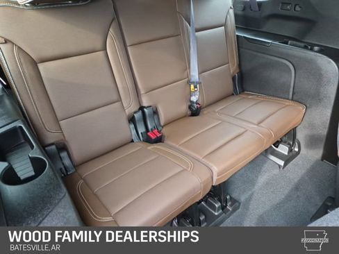 Used 2021 Chevrolet Suburban High Country w/ Premium Package image 32