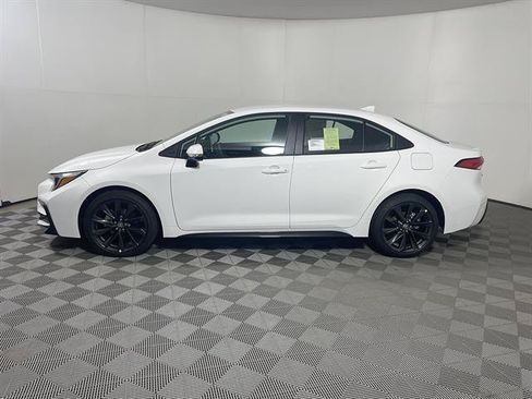 New 2026 Toyota Corolla SE w/ SE Package FWD image 4