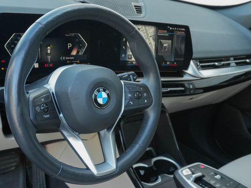 Used 2023 BMW X1 xDrive28i w/ Convenience Package AWD/4WD image 9