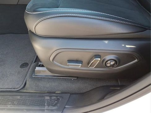 New 2026 Jeep Grand Cherokee Laredo image 13