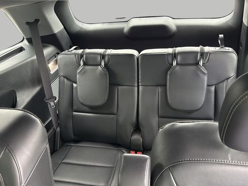 Used 2023 Ford Explorer XLT w/ Equipment Group 202A AWD/4WD image 15