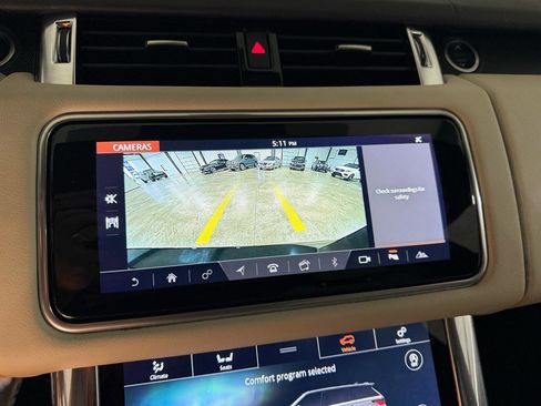 Used 2020 Land Rover Range Rover Sport HSE image 19