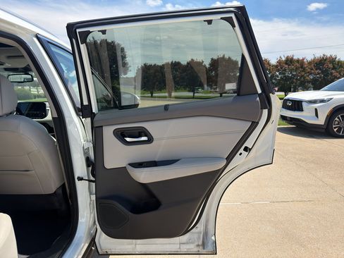 Certified 2023 Nissan Rogue SL w/ SL Premium Package AWD/4WD image 15