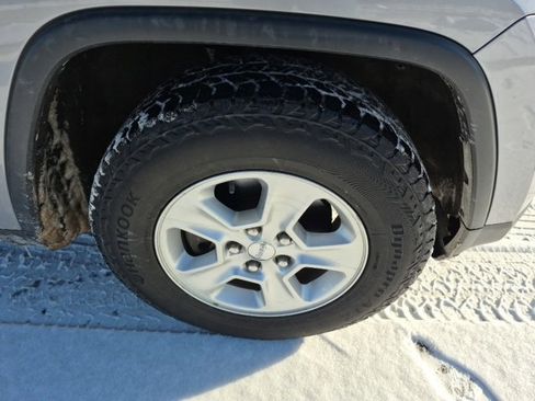 Used 2014 Jeep Grand Cherokee Laredo w/ All Weather Capability Group image 4