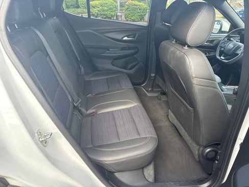 Used 2025 Buick Envista Preferred FWD image 25