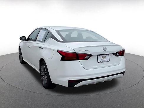 Used 2025 Nissan Altima 2.5 SV FWD image 9