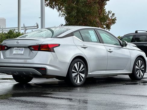 Certified 2022 Nissan Altima 2.5 SV image 4