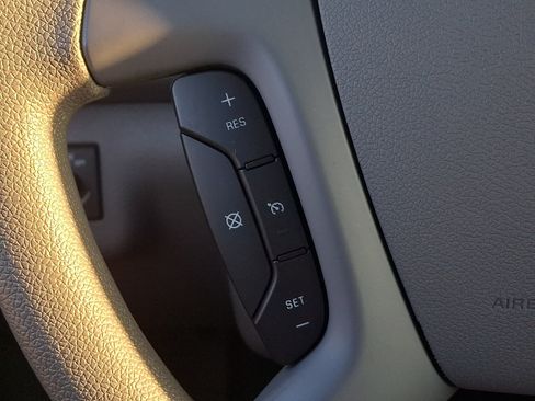 Used 2017 Chevrolet Traverse LS FWD image 21