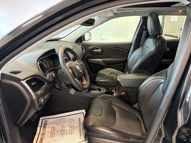 Used 2022 Jeep Cherokee Limited AWD/4WD image 11