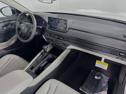 New 2025 Honda Accord SE image 35