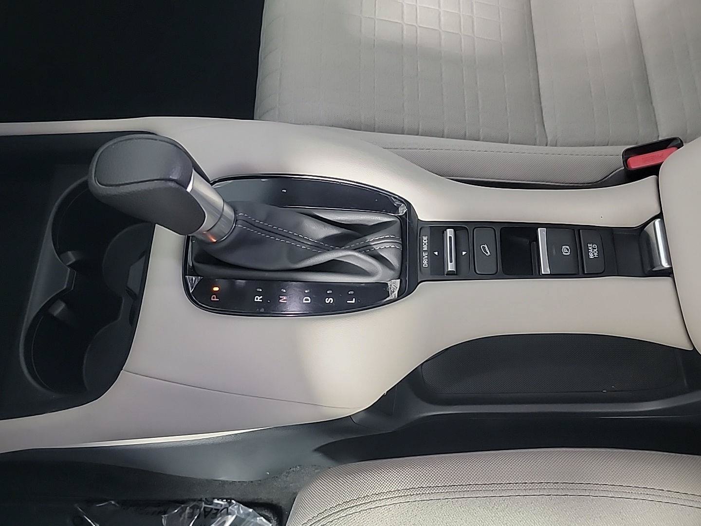 Certified 2025 Honda HR-V LX image 32