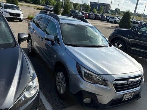 Used 2019 Subaru Outback 2.5i Premium AWD/4WD image 2
