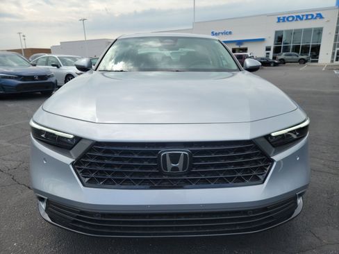 Used 2025 Honda Accord EX-L image 2