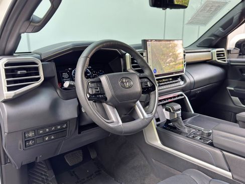 Used 2024 Toyota Sequoia Platinum AWD/4WD image 14
