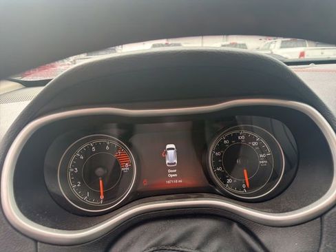 Used 2017 Jeep Cherokee Trailhawk w/ Cold Weather Group image 8