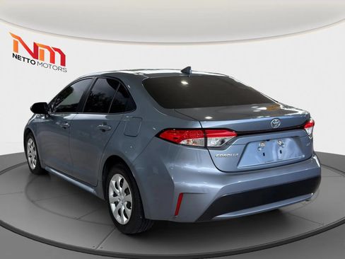 Used 2020 Toyota Corolla LE FWD image 3