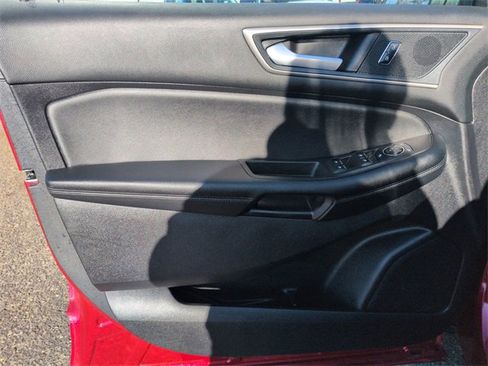 Used 2022 Ford Edge SEL w/ Convenience Package image 14