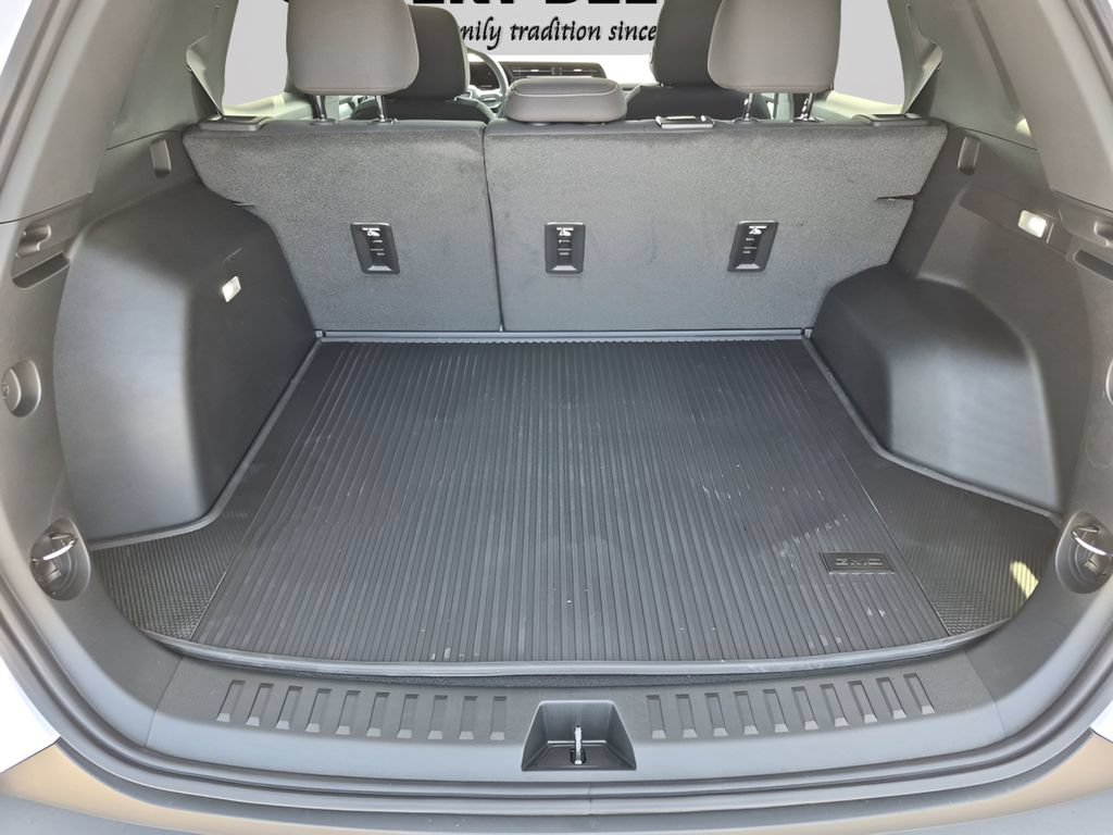 New 2027 GMC Terrain Elevation w/ LPO, Floor Liner Package FWD image 40