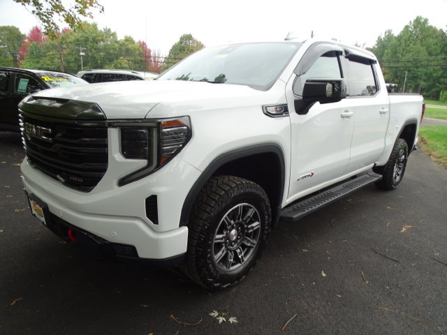 Used 2024 GMC Sierra 1500 AT4 w/ Technology Package AWD/4WD image 18