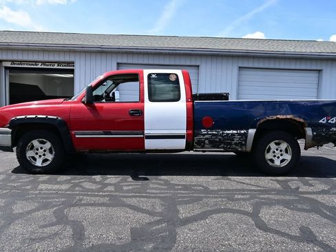 Used 2005 Chevrolet Silverado 1500 LS w/ Light Duty Power Package AWD/4WD image 8