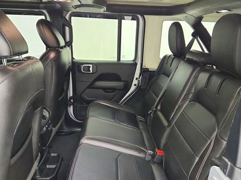 Used 2023 Jeep Wrangler Unlimited Sahara AWD/4WD image 21