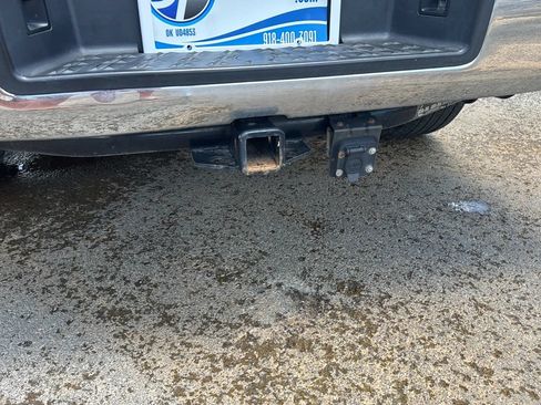 Used 2017 Nissan Titan SV AWD/4WD image 26