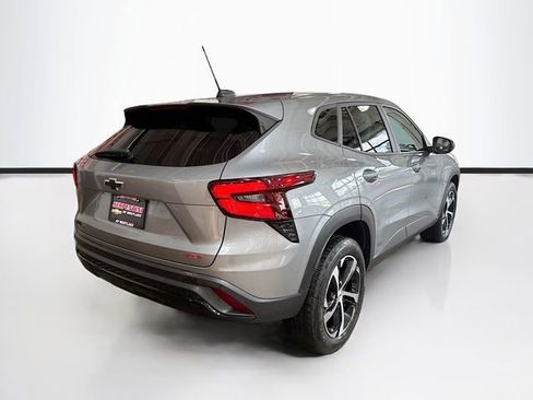 Used 2024 Chevrolet Trax RS FWD image 6