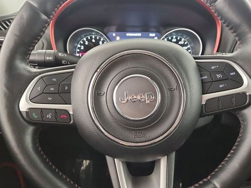 Used 2018 Jeep Compass Trailhawk w/ Cold Weather Group AWD/4WD image 12