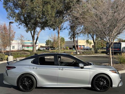 Used 2022 Toyota Camry XSE image 15