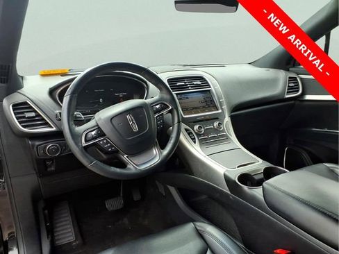 Used 2019 Lincoln Nautilus Premier AWD/4WD image 9
