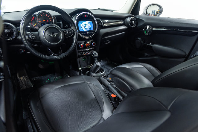 Used 2019 MINI Cooper 4-Door Hardtop w/ Storage Package FWD image 20