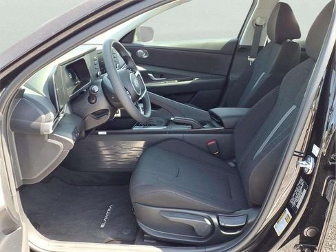 New 2026 Hyundai Elantra SE FWD image 8