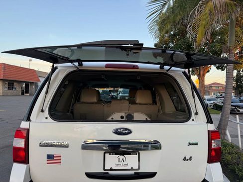 Used 2010 Ford Expedition XLT image 11