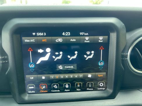 Used 2023 Jeep Wrangler Unlimited Sahara w/ Cold Weather Group AWD/4WD image 17