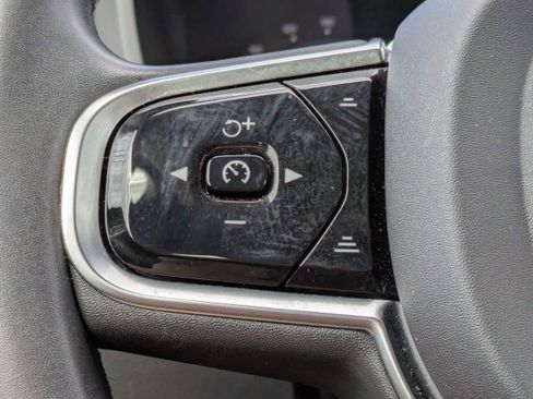 Used 2023 Volvo XC60 B5 Ultimate w/ Protection Package Premier image 24