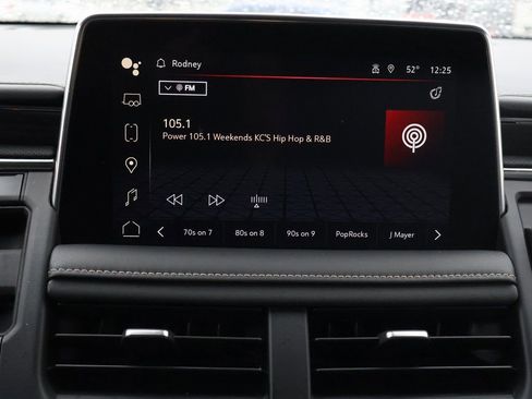 Used 2022 GMC Yukon SLT w/ SLT Premium Package image 29