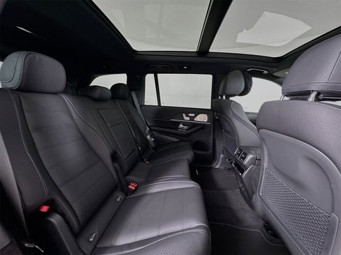 New 2026 Mercedes-Benz GLS 580 4MATIC image 30