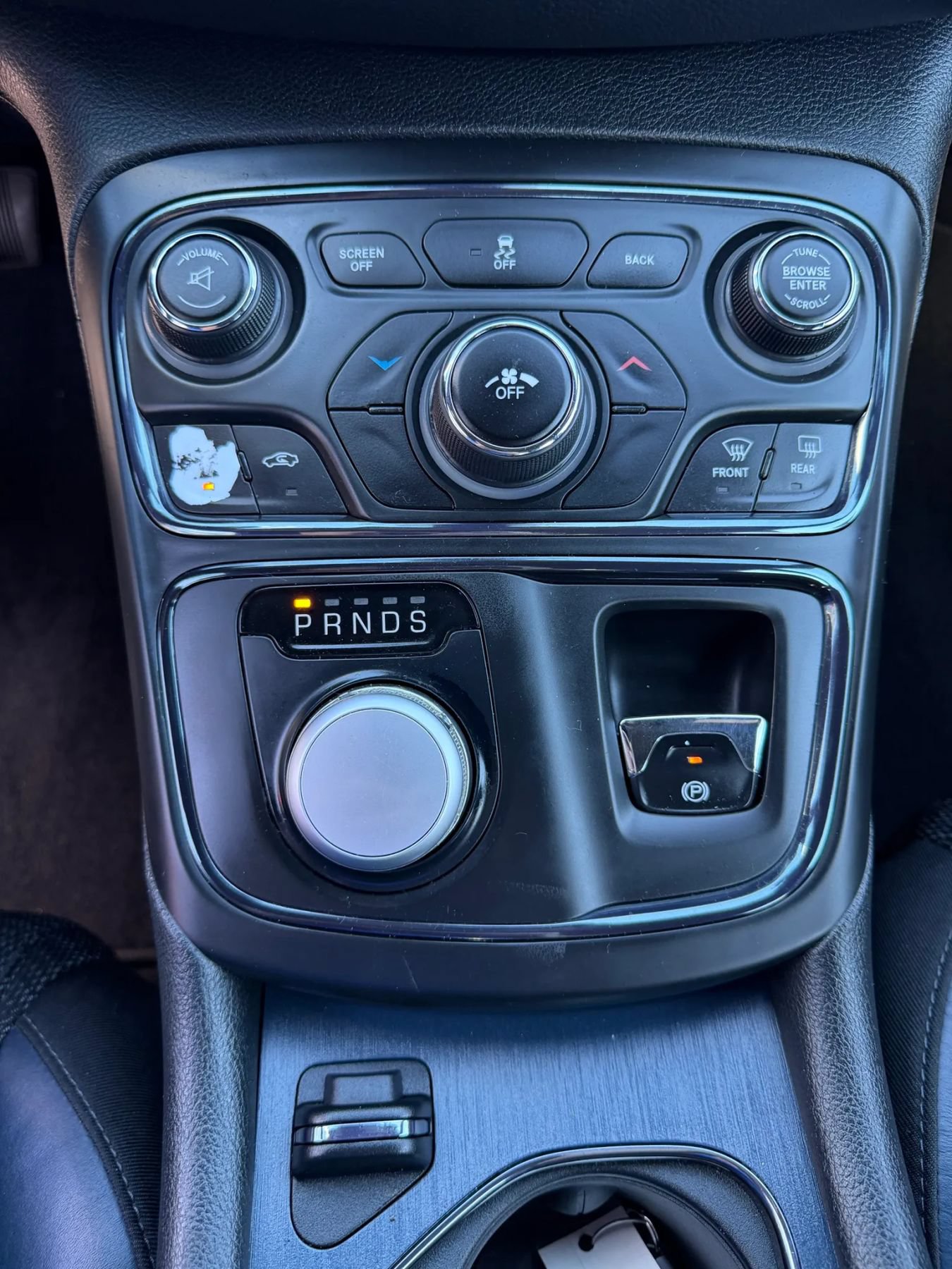 Used 2016 Chrysler 200 S FWD image 25