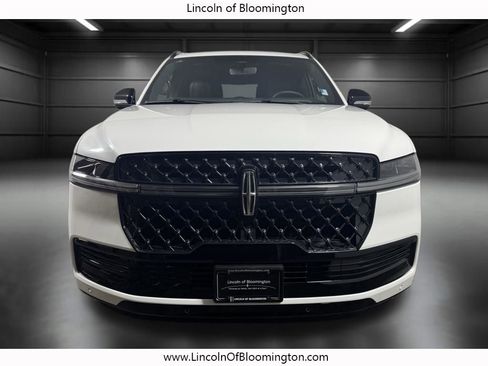 New 2026 Lincoln Navigator L Reserve AWD/4WD image 9