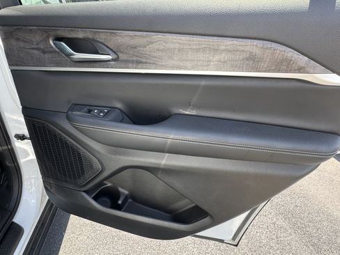 Used 2024 Jeep Grand Cherokee L Limited RWD image 19