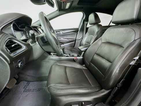 Used 2018 Chevrolet Cruze Premier image 18
