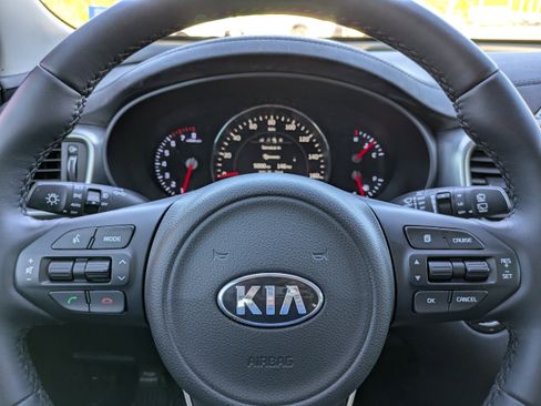 Used 2017 Kia Sorento EX image 22