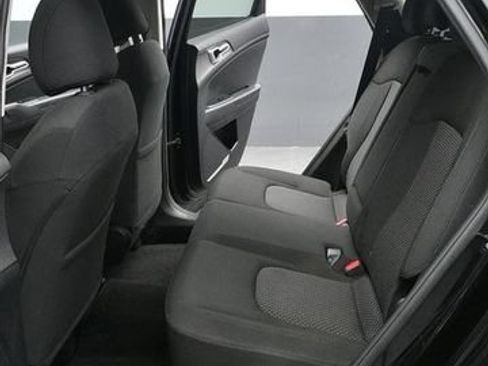Used 2023 Kia Sportage LX AWD/4WD image 12