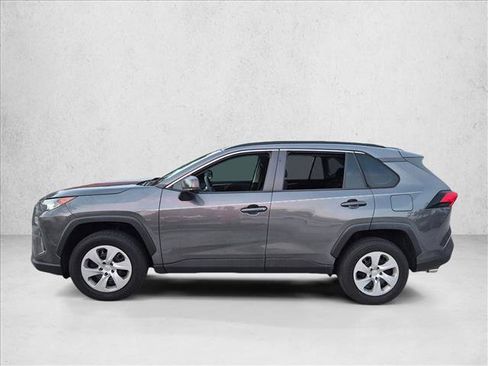 Used 2021 Toyota RAV4 LE FWD image 8